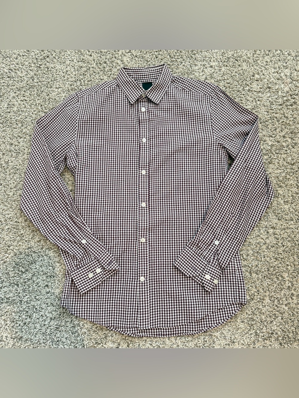 H&M Men's Slim Fit Burgundy and White Gingham Button-Up Shirt